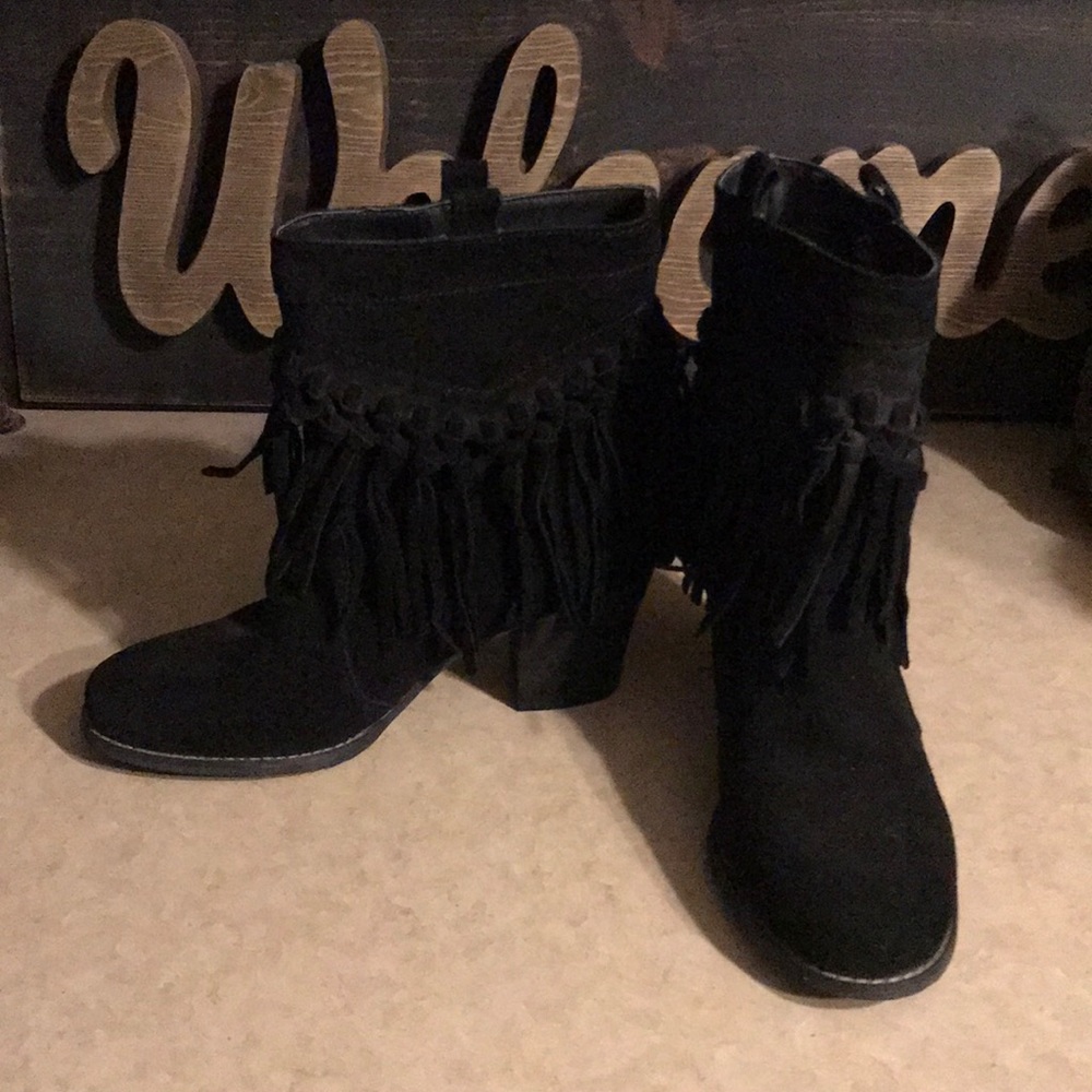 Black fringe booties